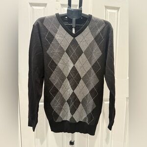 Classic V-Neck Argyle Sweater in Black and Gray